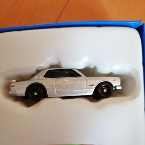 Tomica nissan skyline 2000gt - nissan,